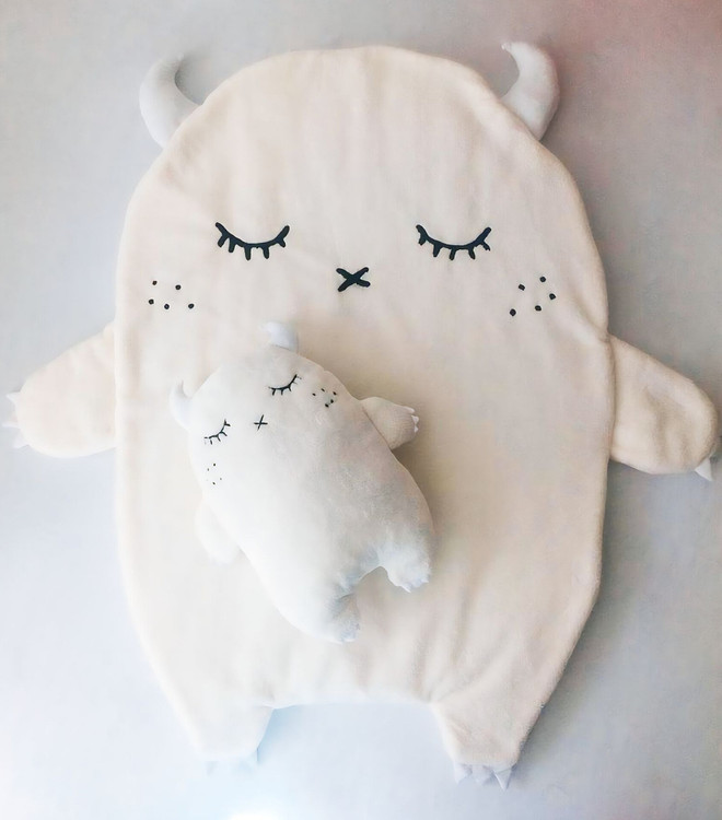 خرید قالیچه اتاق نوزاد طرح هیولا monster carpet