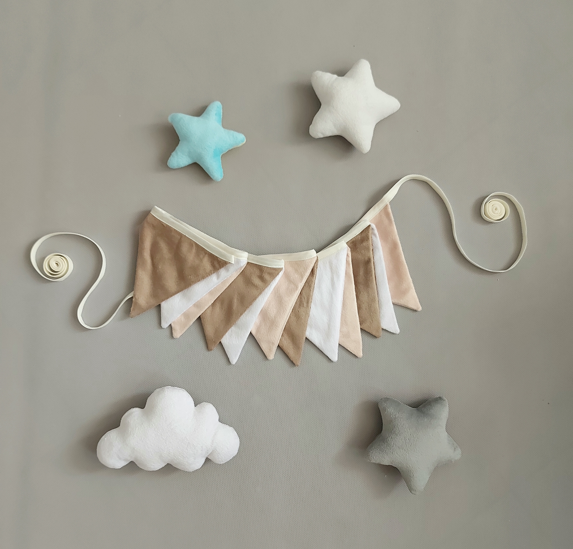 ریسه مثلثی پارچه ای رنگ نود nursery flag